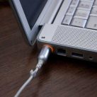Hướng dẫn cách khắc phục Laptop sạc không vào pin