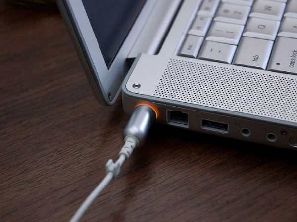 Hướng dẫn cách khắc phục Laptop sạc không vào pin